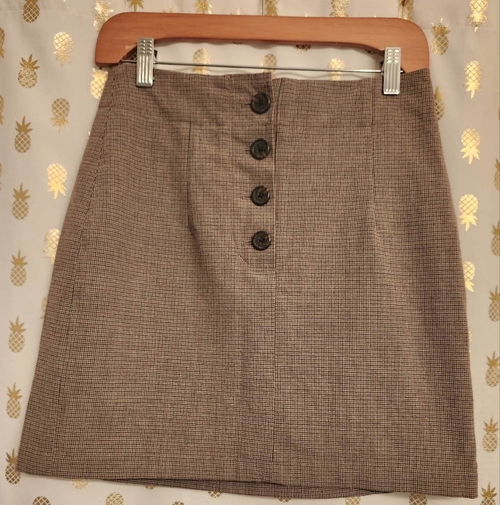 🎉 3/$60 Aritzia Little Moon Tan Mini Skirt Size 4 - Picture 2 of 7
